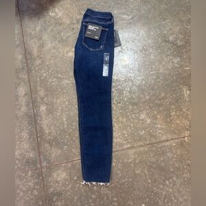 Silver Jeans Co. Most Wanted Mid Rise Skinny Leg Jeans Dark Wash Frayed Hem